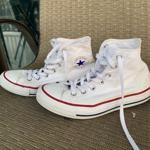 White Hightop Converse Chuck Taylor